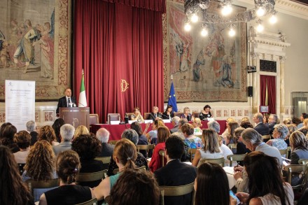 CONVEGNO DPF - Bambini nella nebbia: tra adozioni e case famiglia - Associazione Italiana